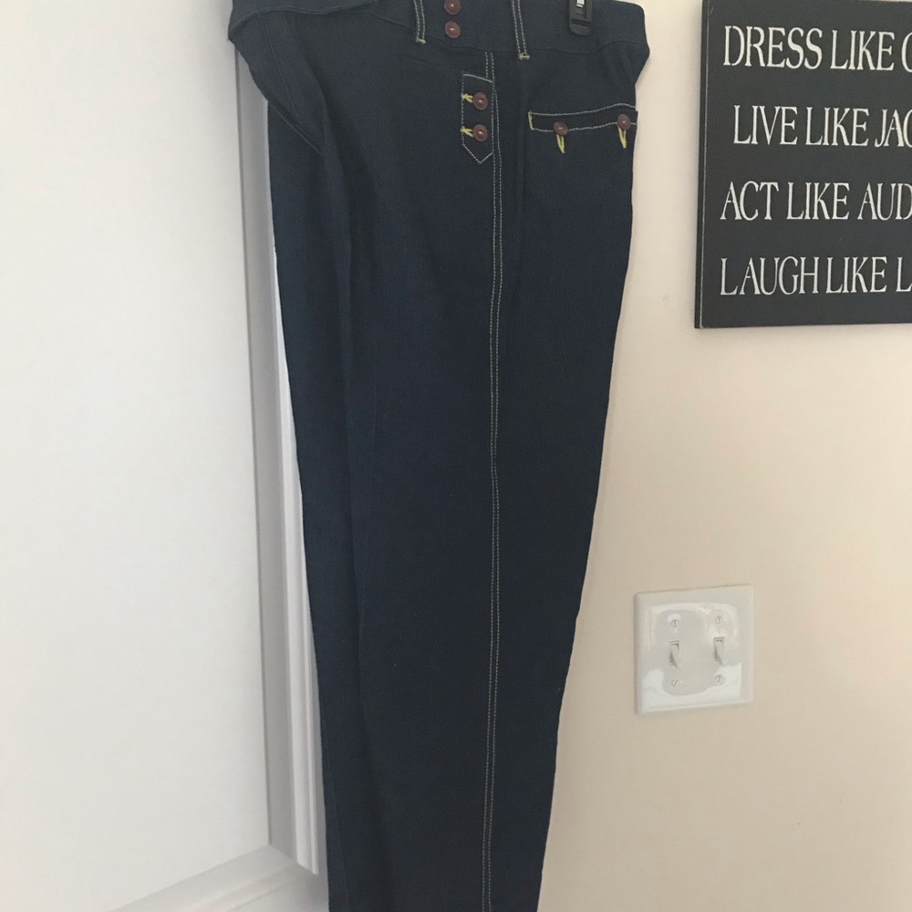 Capris - Picture 3 of 3